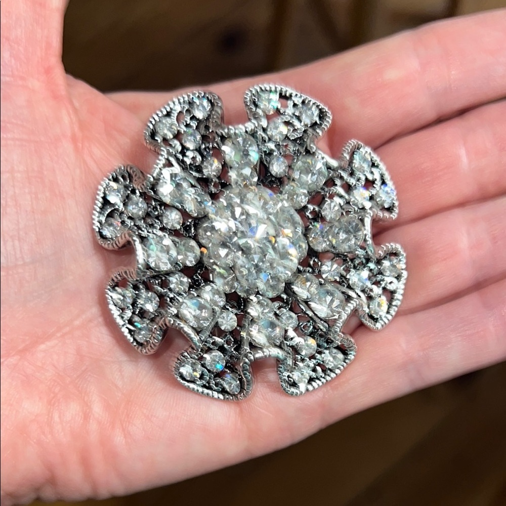 Vintage RUFFLE EDGE Rhinestone Brooch SUPER SPARKLY STATEMENT